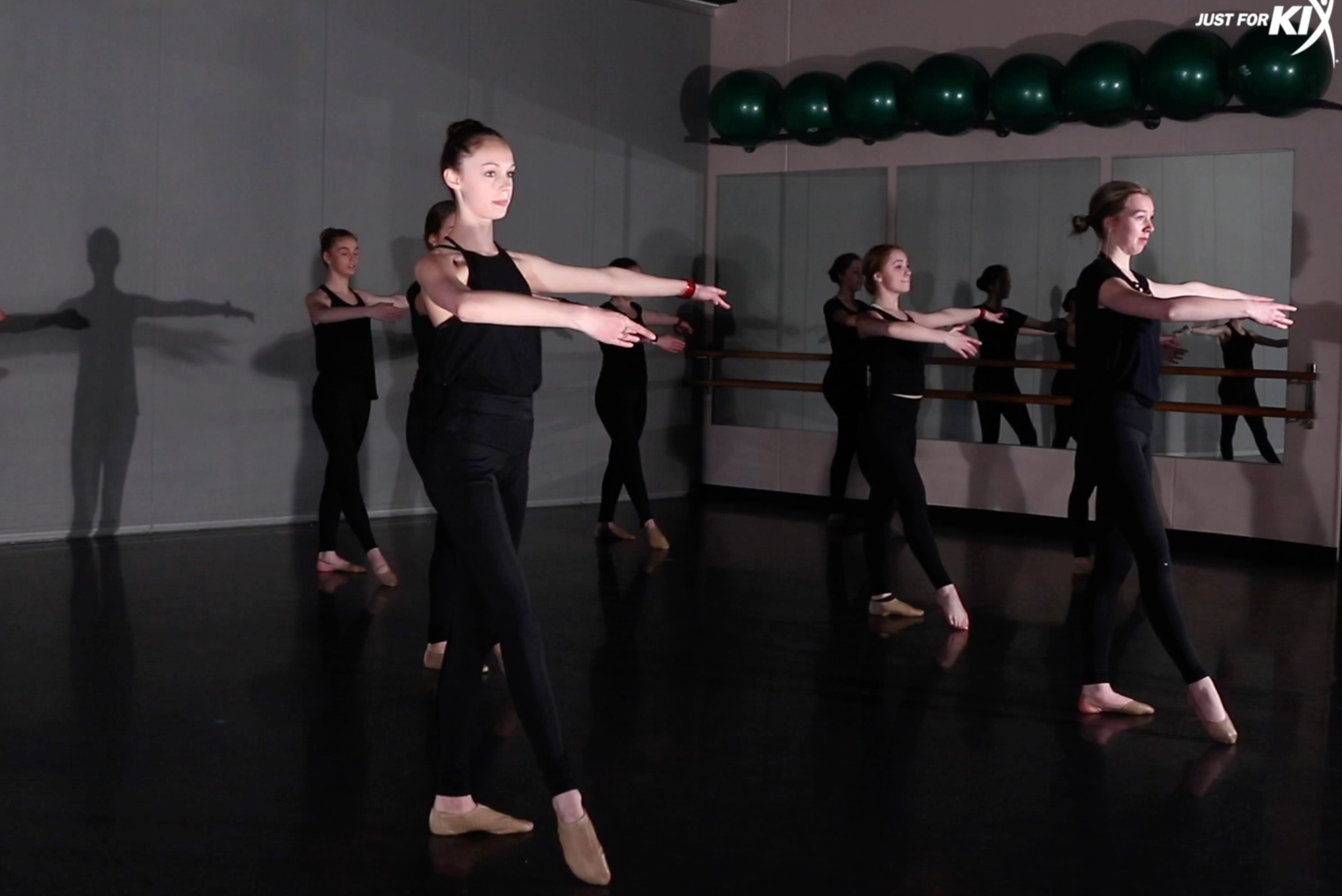 Leap Tips Learn the Calypso Leap: Tips and Techniques for a Perfect Back Attitud ...